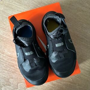 Kids Nike Flex Runner 2 Sneaker